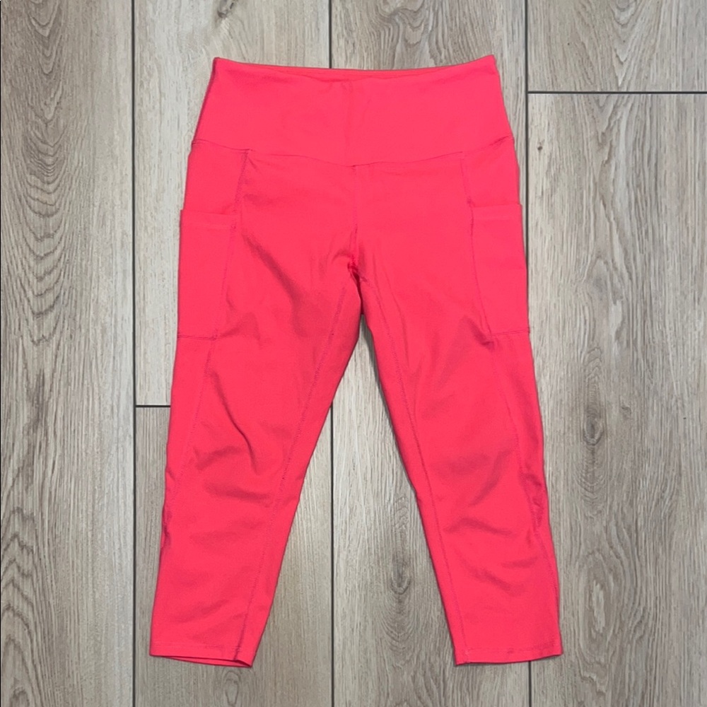 Vibrant Coral High-Waist Capri Leggings with Side Pockets Yoga Tights